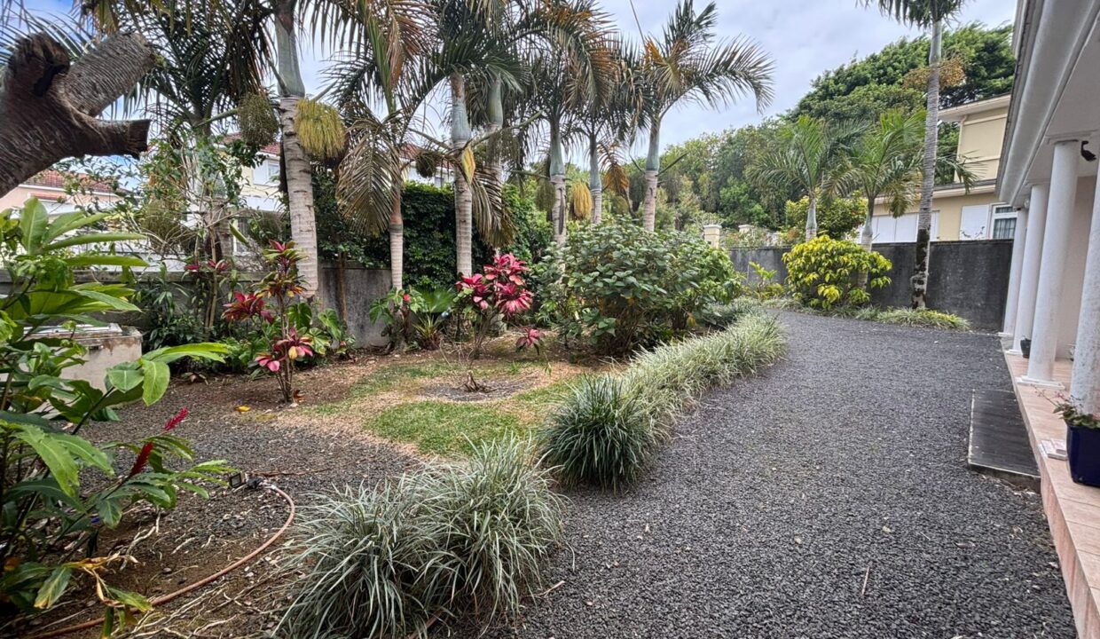 house for sale in floreal 7