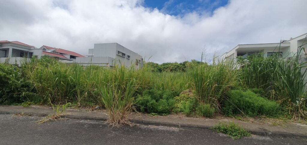 12.4 Perches Land for Sale – Sodnac, near Wellness Park