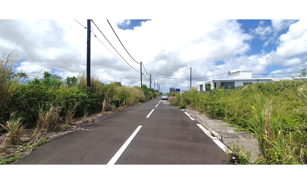 14.90 perches prime Residential Land for Sale in Rose Belle 3