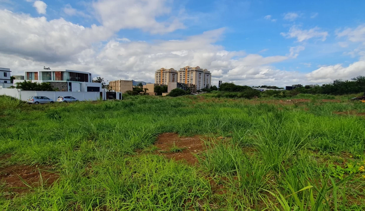 22.51 Perches Residential Land for Sale, Sodnac 1