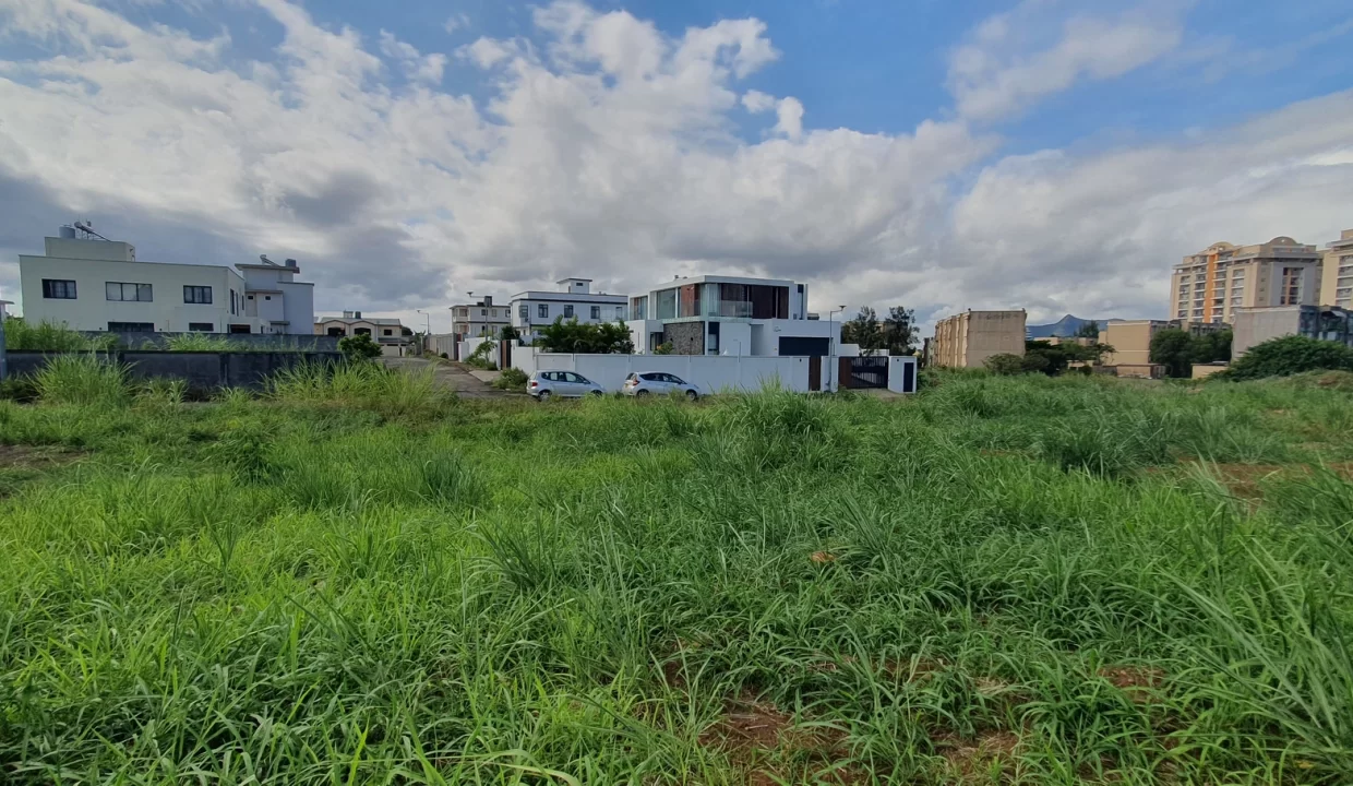 22.51 Perches Residential Land for Sale, Sodnac 11