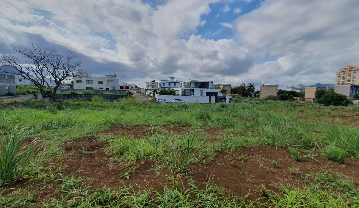 22.51 Perches Residential Land for Sale, Sodnac 12