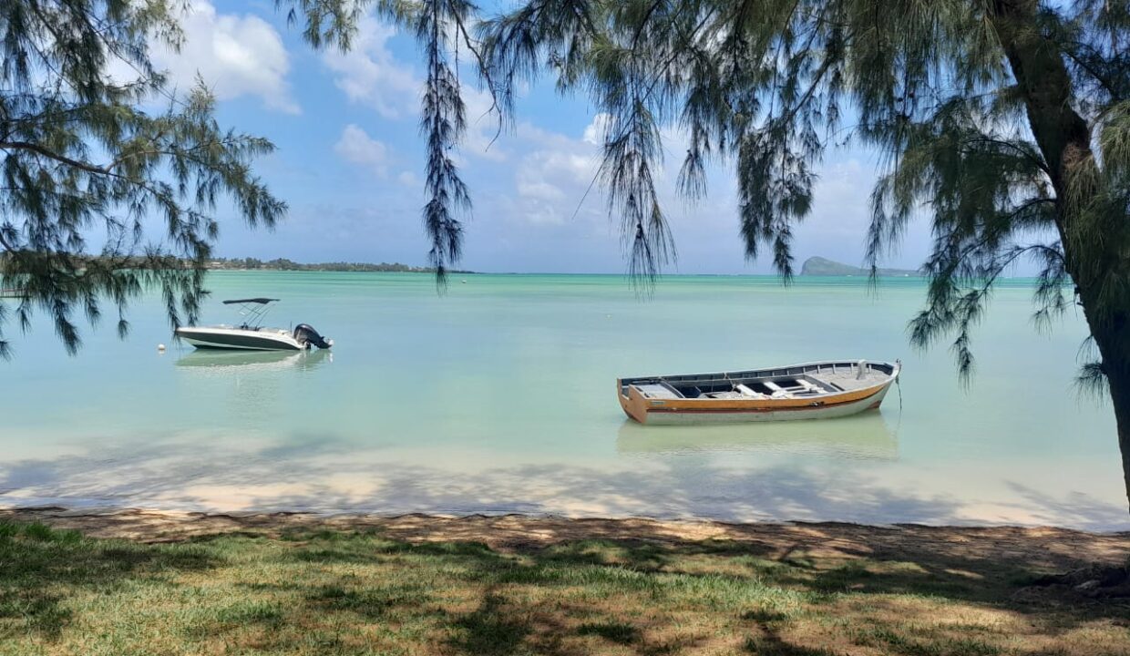 Beachfront Villa for sale in Butte à l’Herbe,Calodyne 1