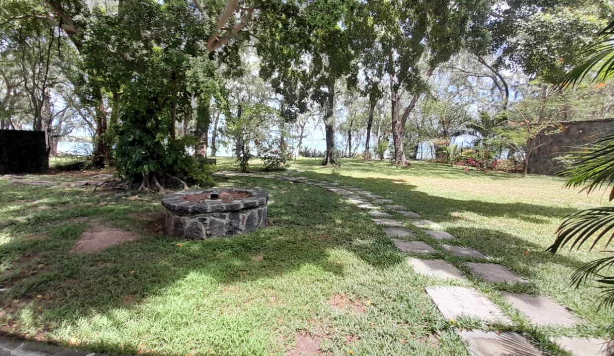 Beachfront Villa for sale in Butte à l’Herbe,Calodyne 14