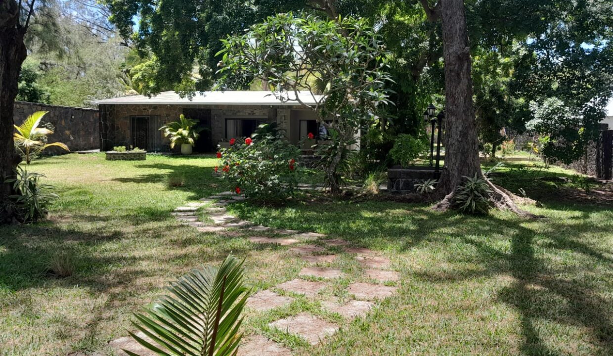 Beachfront Villa for sale in Butte à l’Herbe,Calodyne 16