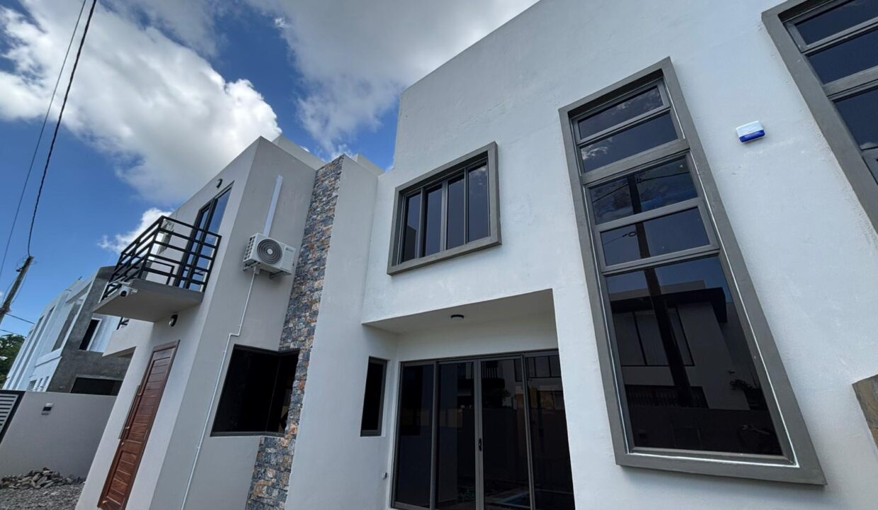 Brand new furnished duplex for rent in Grand Baie (10)