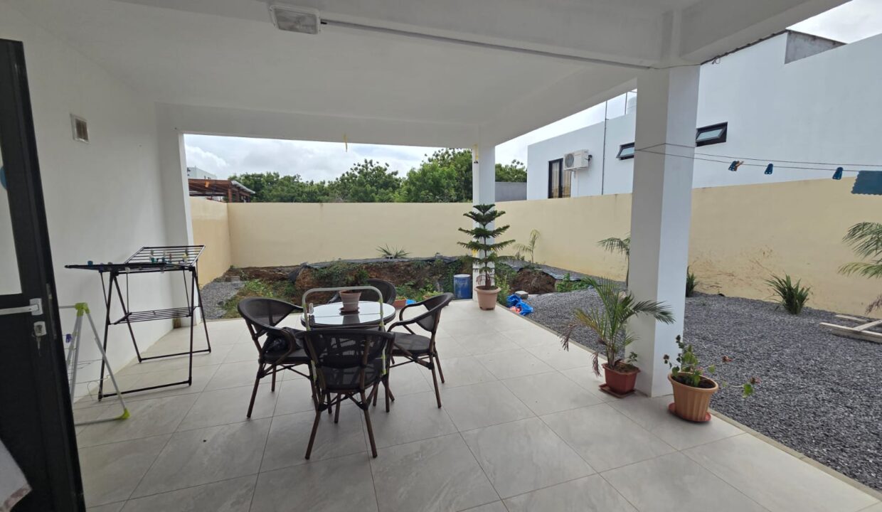 Elegant Modern 4 bedroom Villa for Sale in Grand Gaube 1
