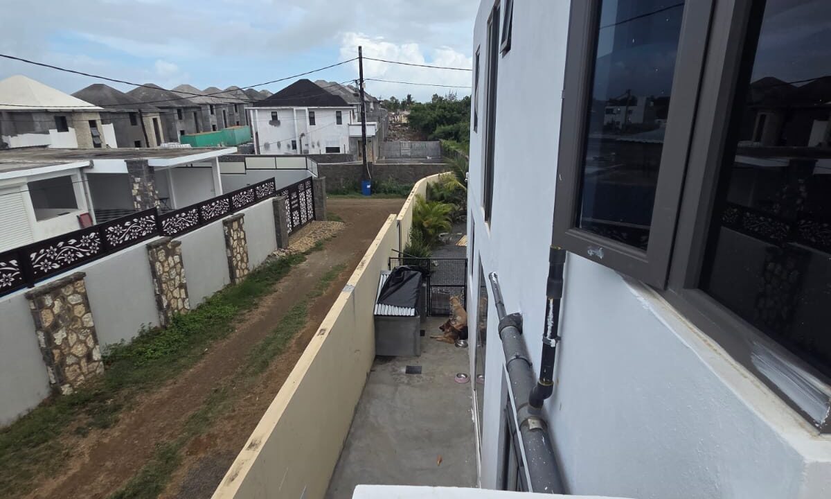 Elegant Modern 4 bedroom Villa for Sale in Grand Gaube 10