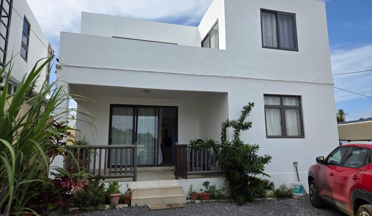 Elegant Modern 4 bedroom Villa for Sale in Grand Gaube 11