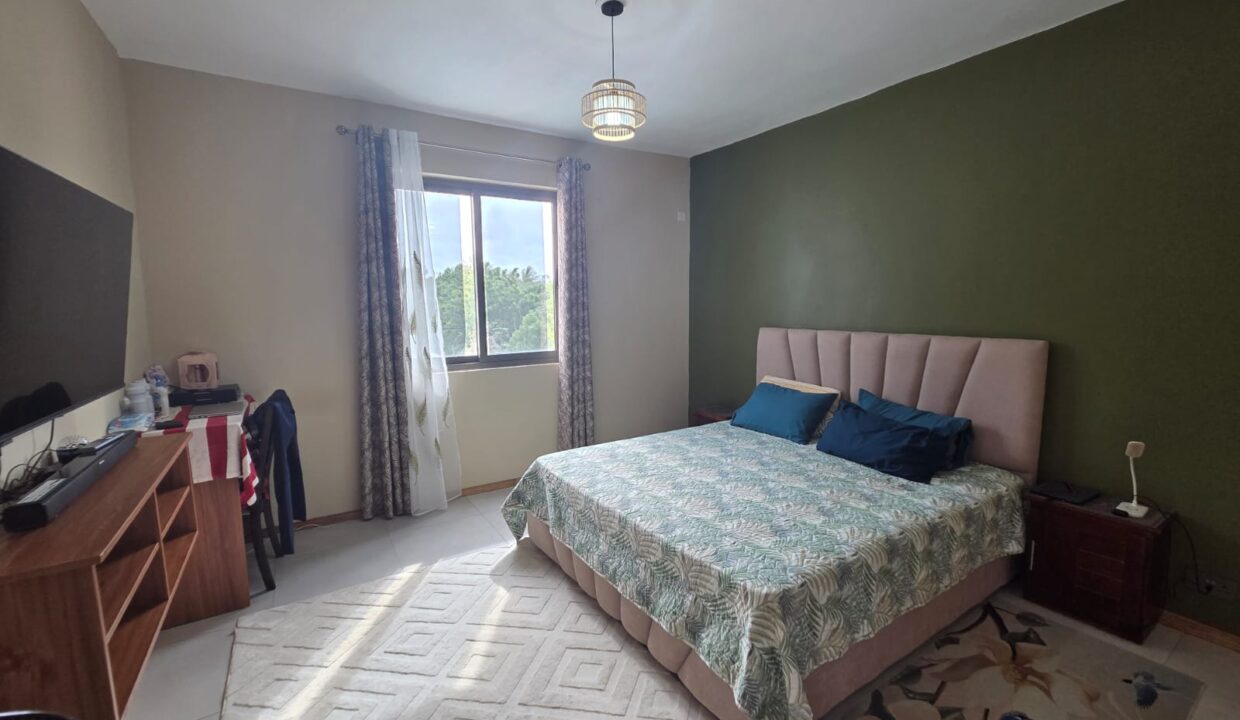 Elegant Modern 4 bedroom Villa for Sale in Grand Gaube 13