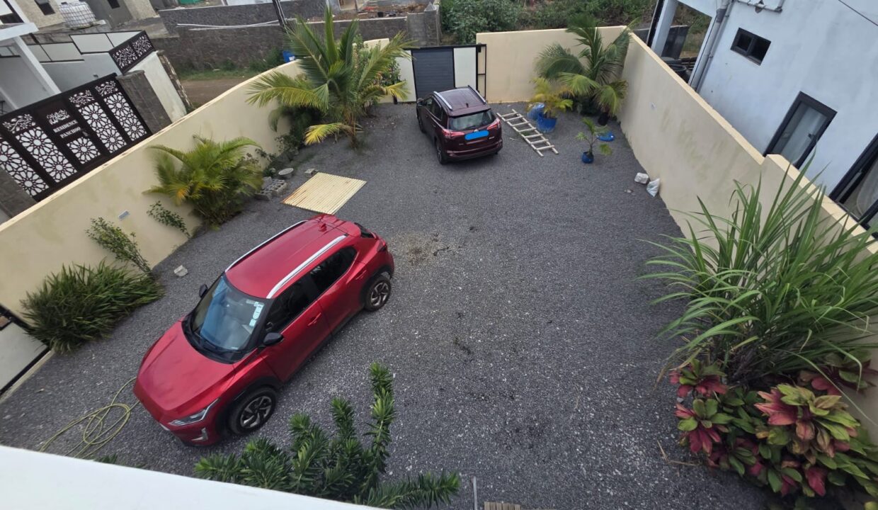 Elegant Modern 4 bedroom Villa for Sale in Grand Gaube 17