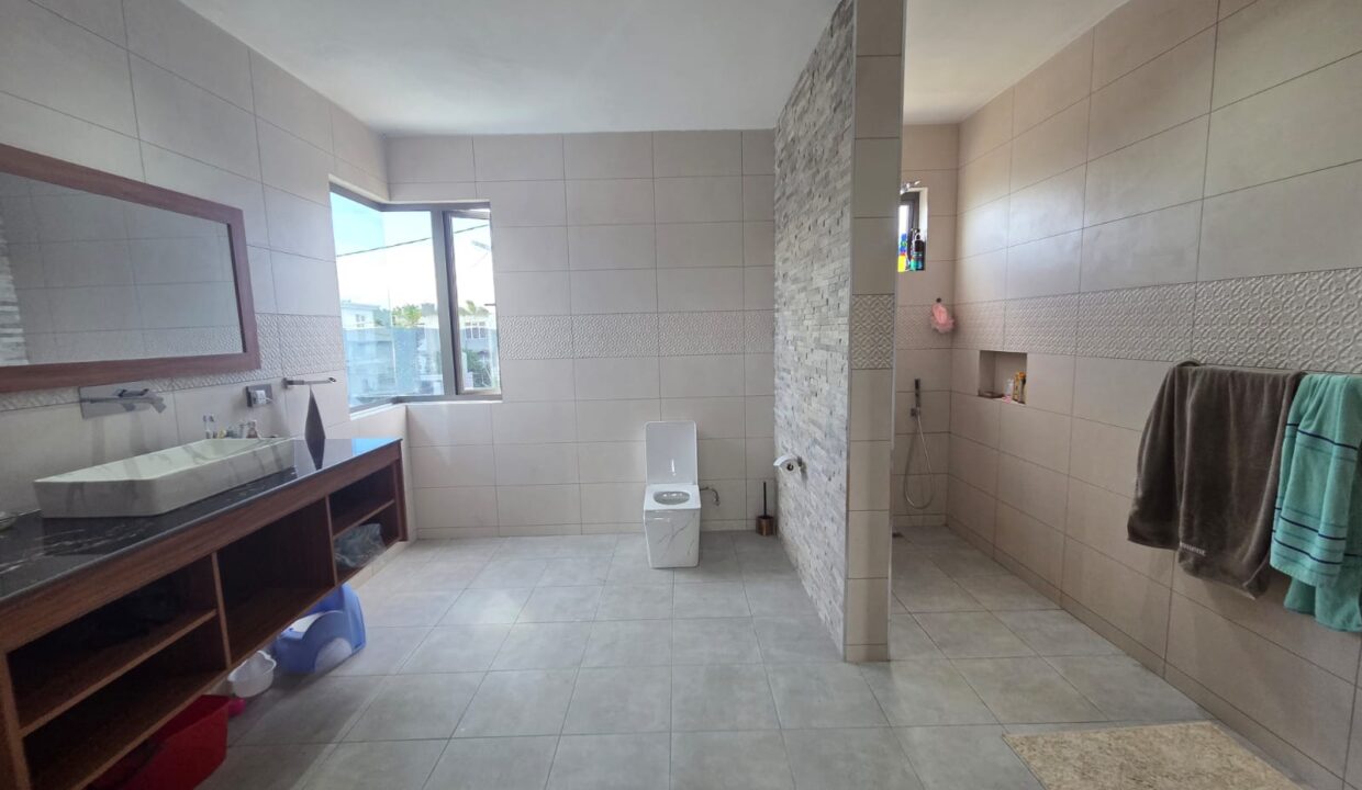 Elegant Modern 4 bedroom Villa for Sale in Grand Gaube 18