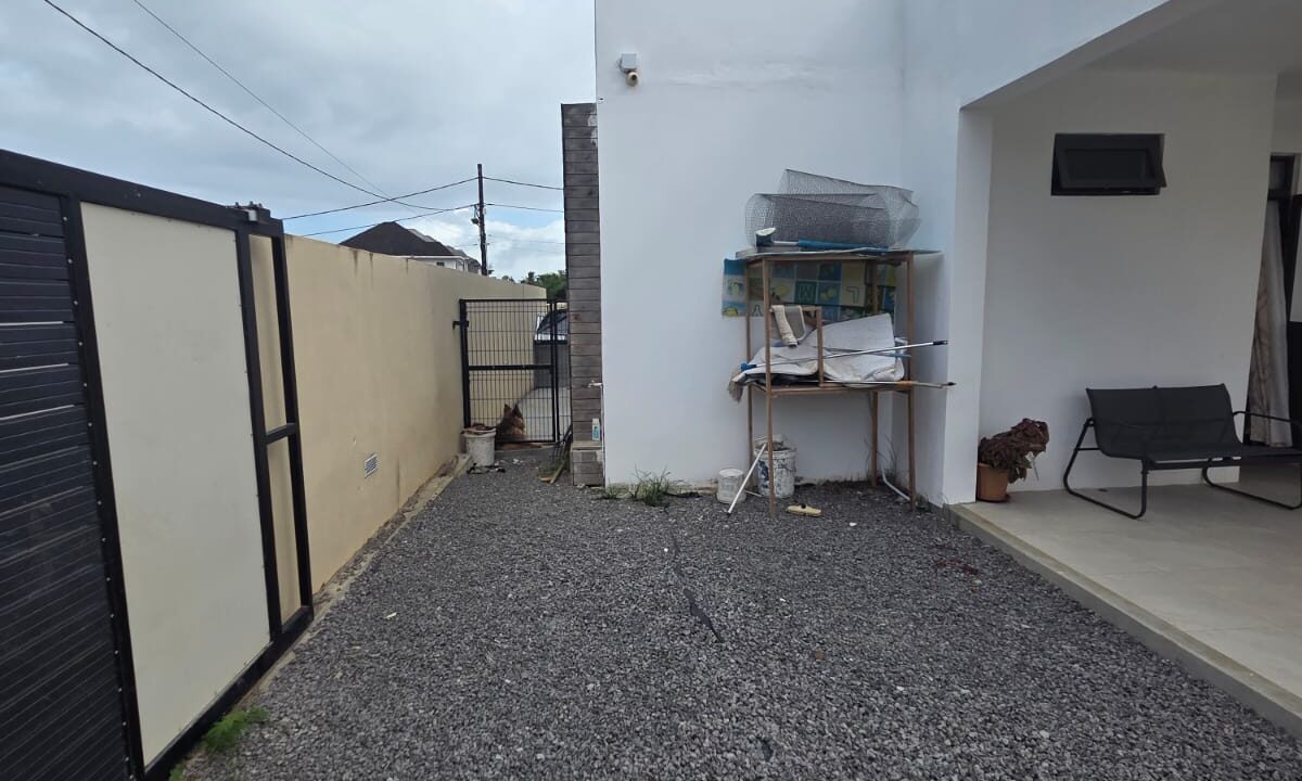 Elegant Modern 4 bedroom Villa for Sale in Grand Gaube 8