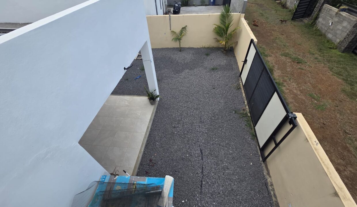 Elegant Modern 4 bedroom Villa for Sale in Grand Gaube 9