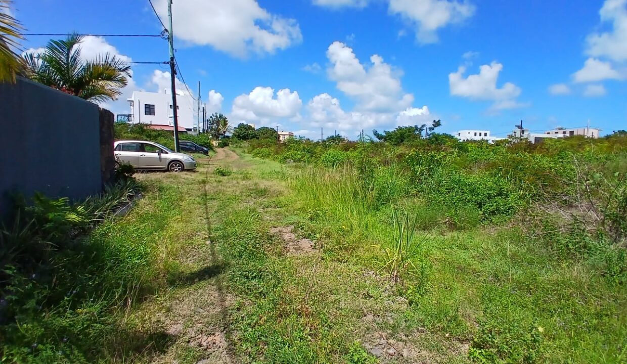 For Sale – Prime Land in Pereybere2