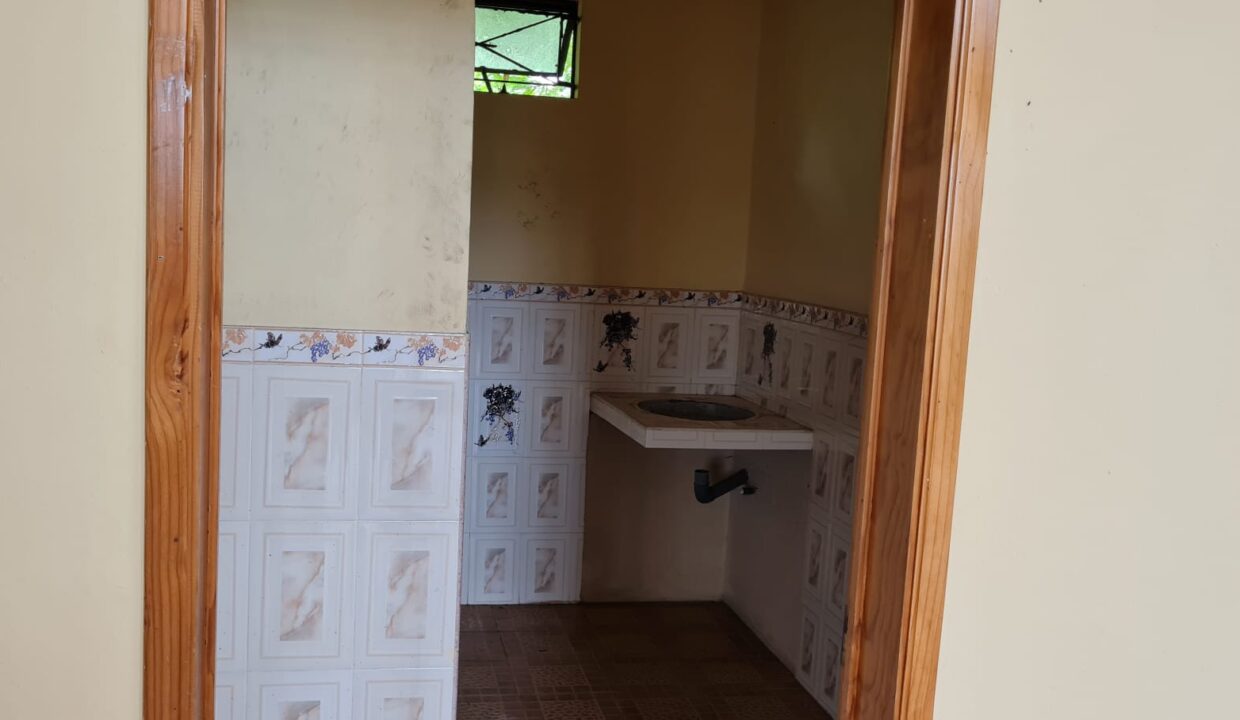 Individual House for Sale in Riambel 18