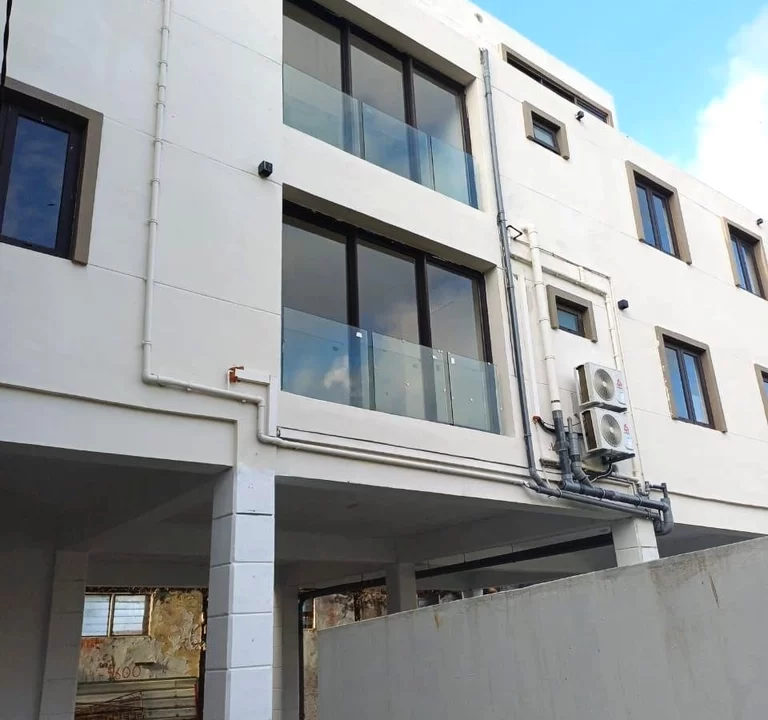 Modern & Cosy 2 Bedroom Apartment with a Spacious Balcony for Rent in Rose Hill (Vandermesh) 1