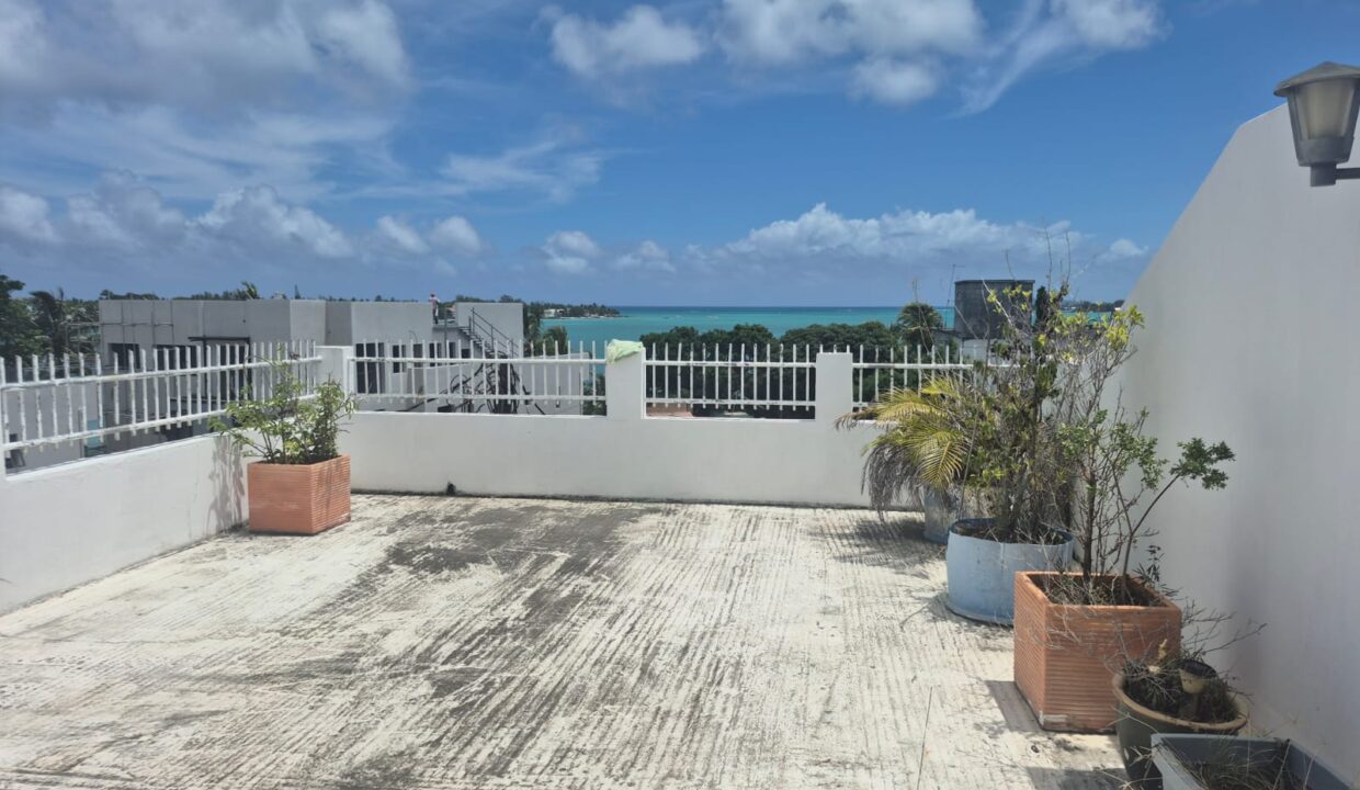 One-bedroom apartment with sea view for rent in grand baie (furnished or unfurnished) 1