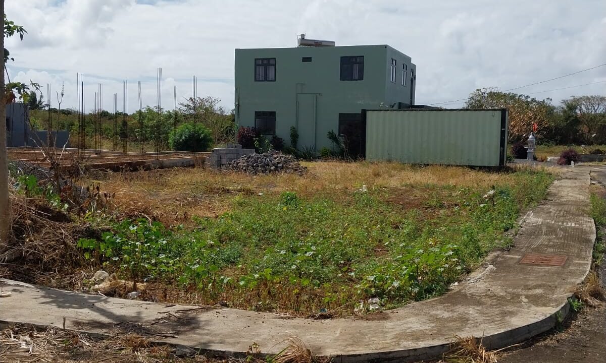 Residential land in Petit Raffray 4