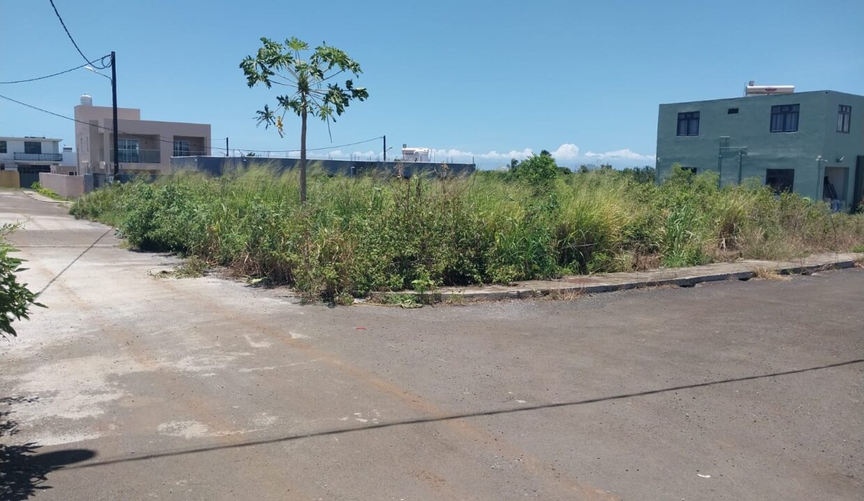 Residential land in Petit Raffray 6