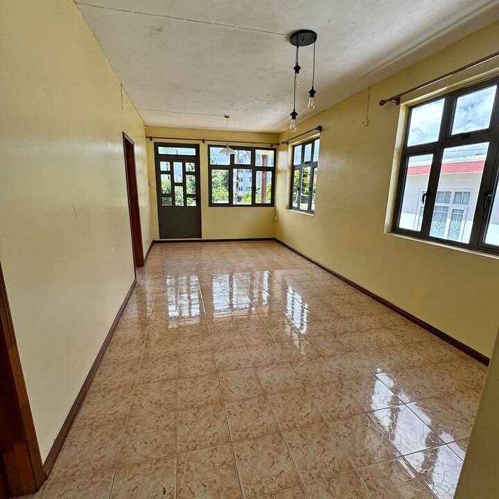 Spacious and clean house for sale in Curepipe 2