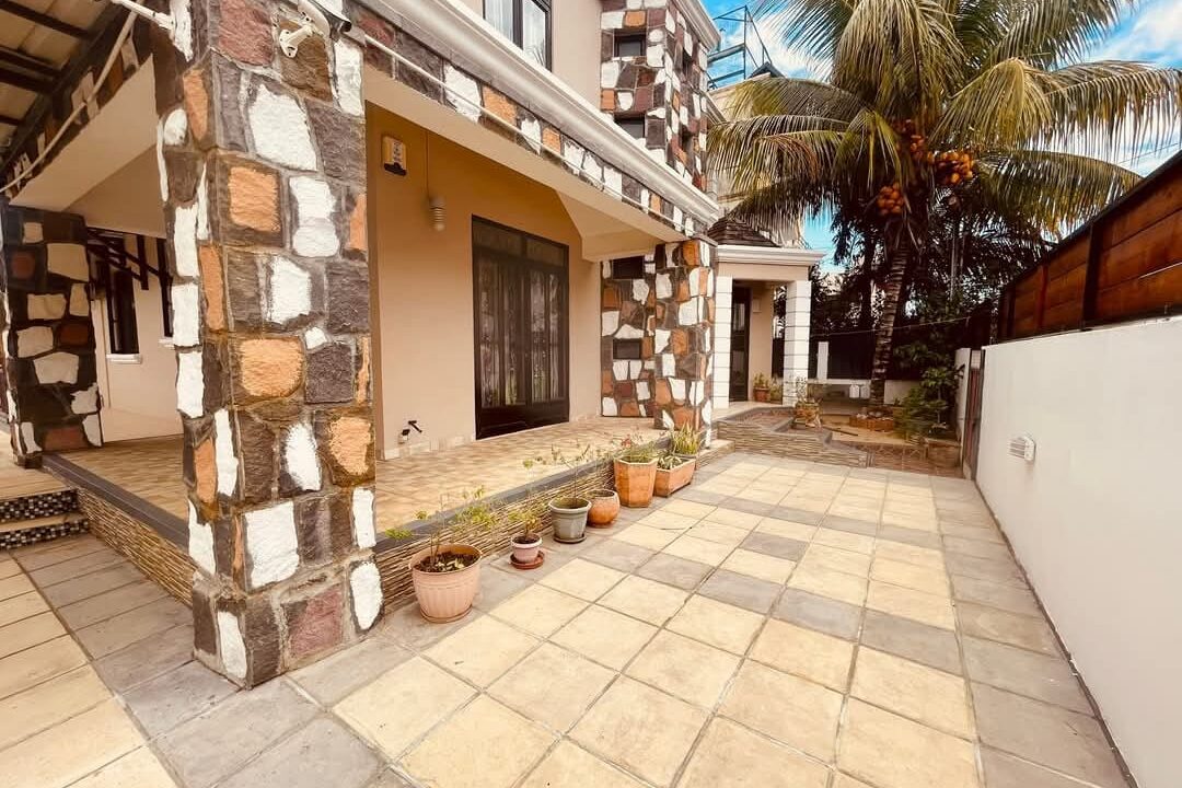 individual furnished villa for salle trou aux biches 4