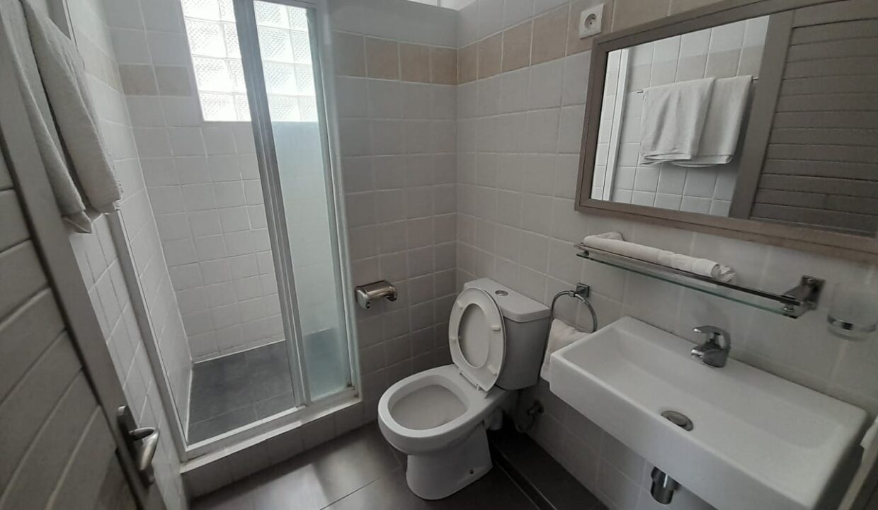 18 Bdroom Mini Hotel for Sale in Pereybere 16