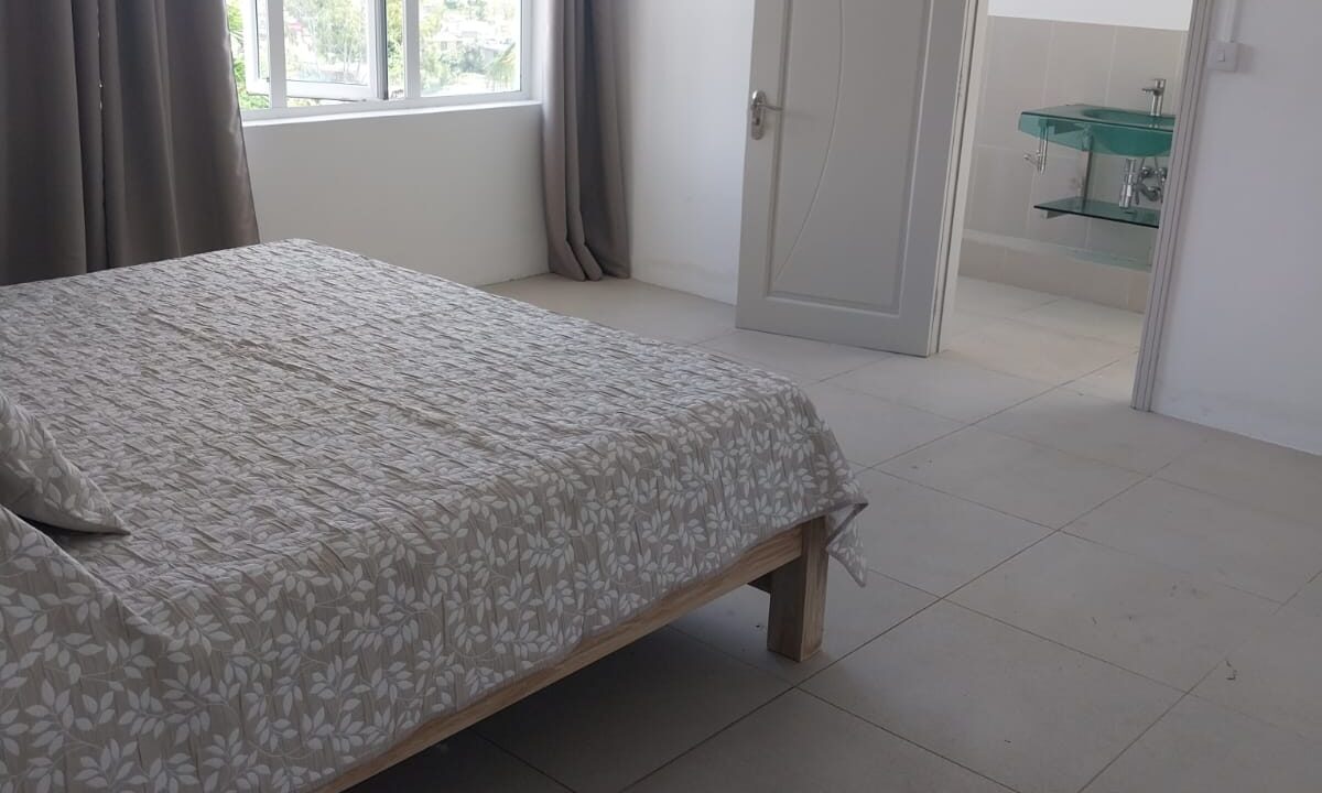 4-bedroom family villa with swimming pool for sale – Village des Pêcheurs, Rivière Noire (14)