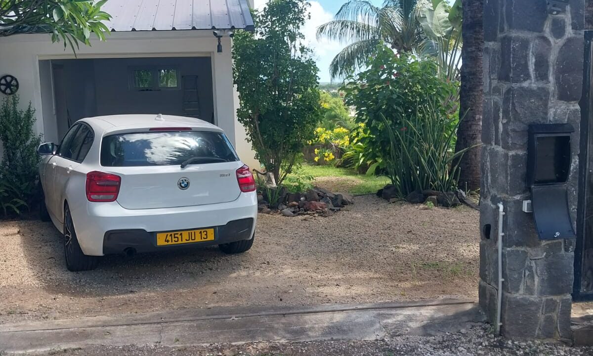 4-bedroom family villa with swimming pool for sale – Village des Pêcheurs, Rivière Noire (17)