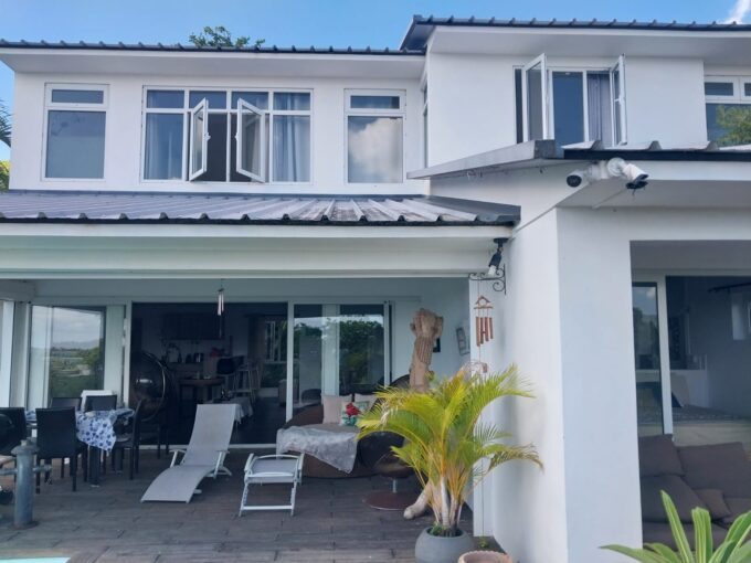 4-bedroom family villa with swimming pool for sale – Village des Pêcheurs, Rivière Noire