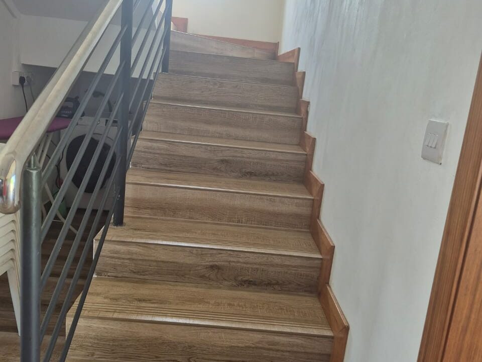 5 bedroom furnished house with large yard for rent Pereybere (14)