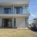 5 bedroom furnished house with large yard for rent Pereybere