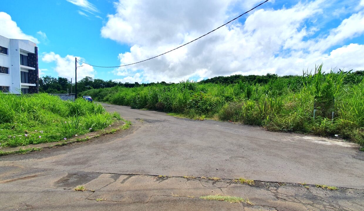 56.15 perch commercial and residential plot for sale – Sodnac, high-rise zone£