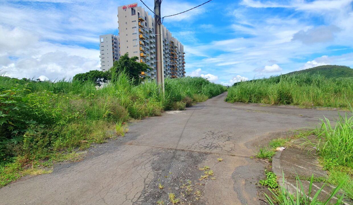 56.15 perch commercial and residential plot for sale – Sodnac, high-rise zone (2)