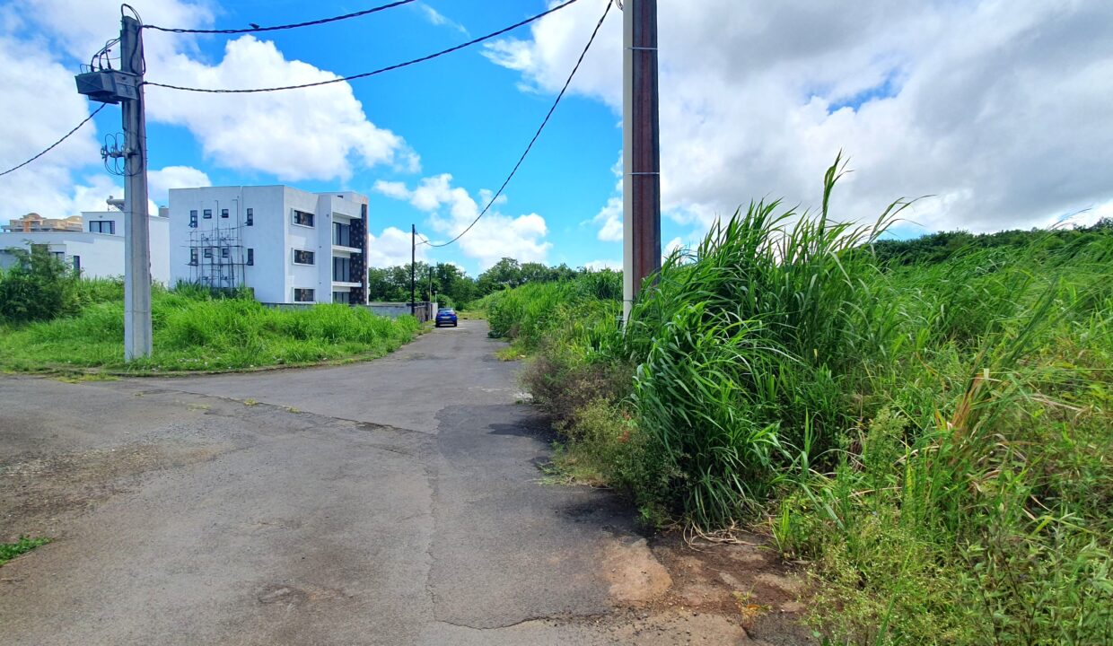 56.15 perch commercial and residential plot for sale – Sodnac, high-rise zone (3)