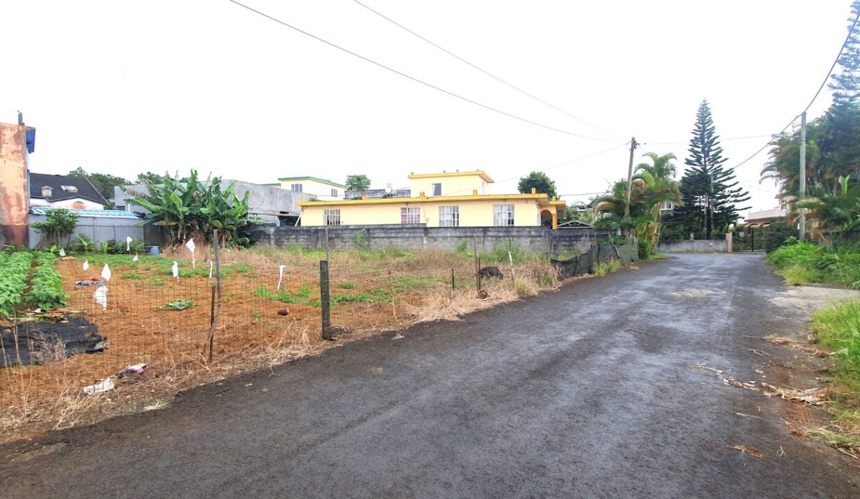 9 perches prime residential land for sale in Verdun 4