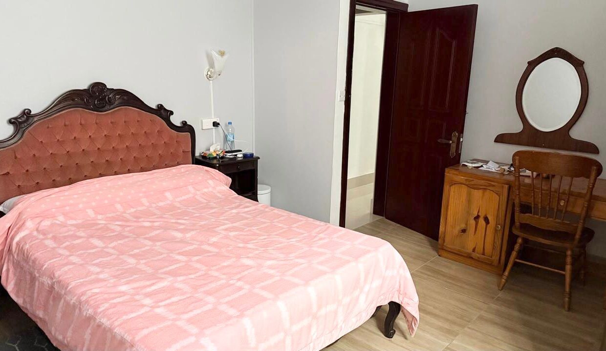 Fully Furnished 3-Bedroom Super Luxurious Apartment for Rent in Quatre-Bornes(2)