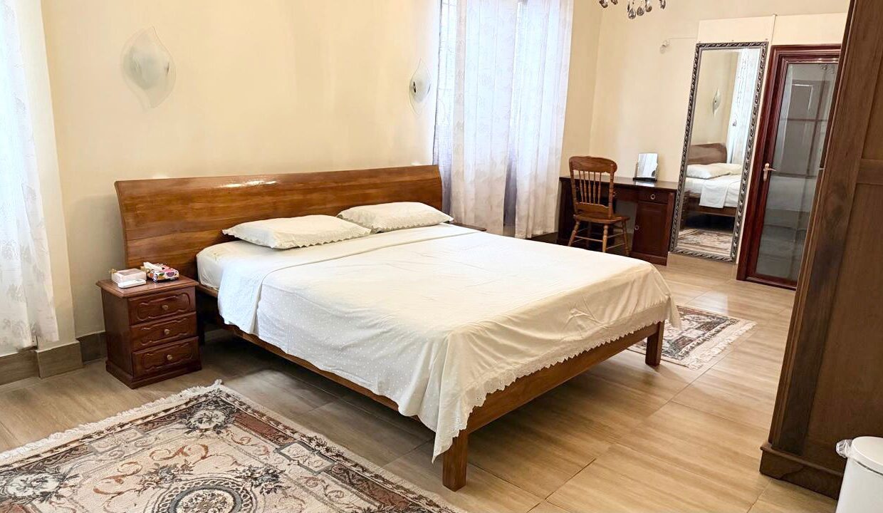 Fully Furnished 3-Bedroom Super Luxurious Apartment for Rent in Quatre-Bornes(5)