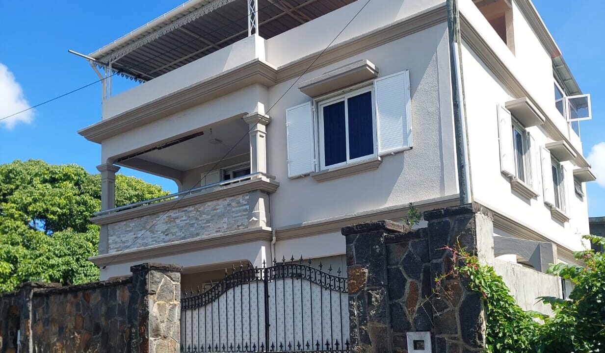 House for Sale in Rose Hill Near Beau Bassin 2