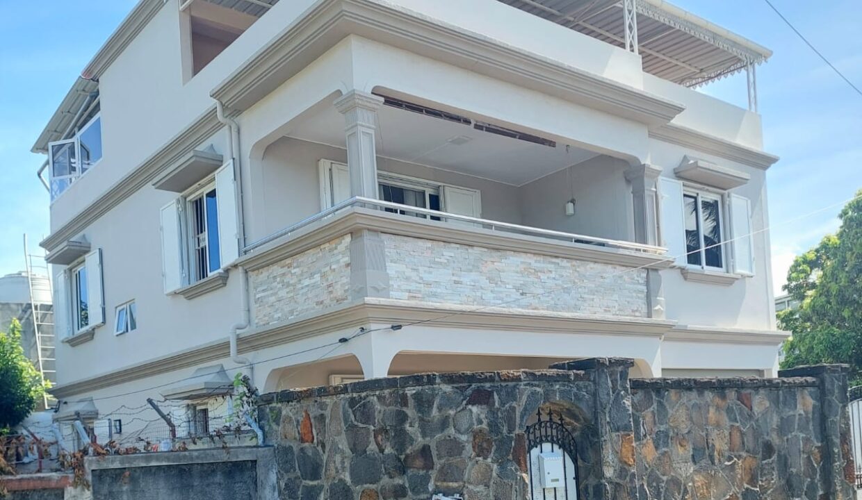 House for Sale in Rose Hill Near Beau Bassin 6