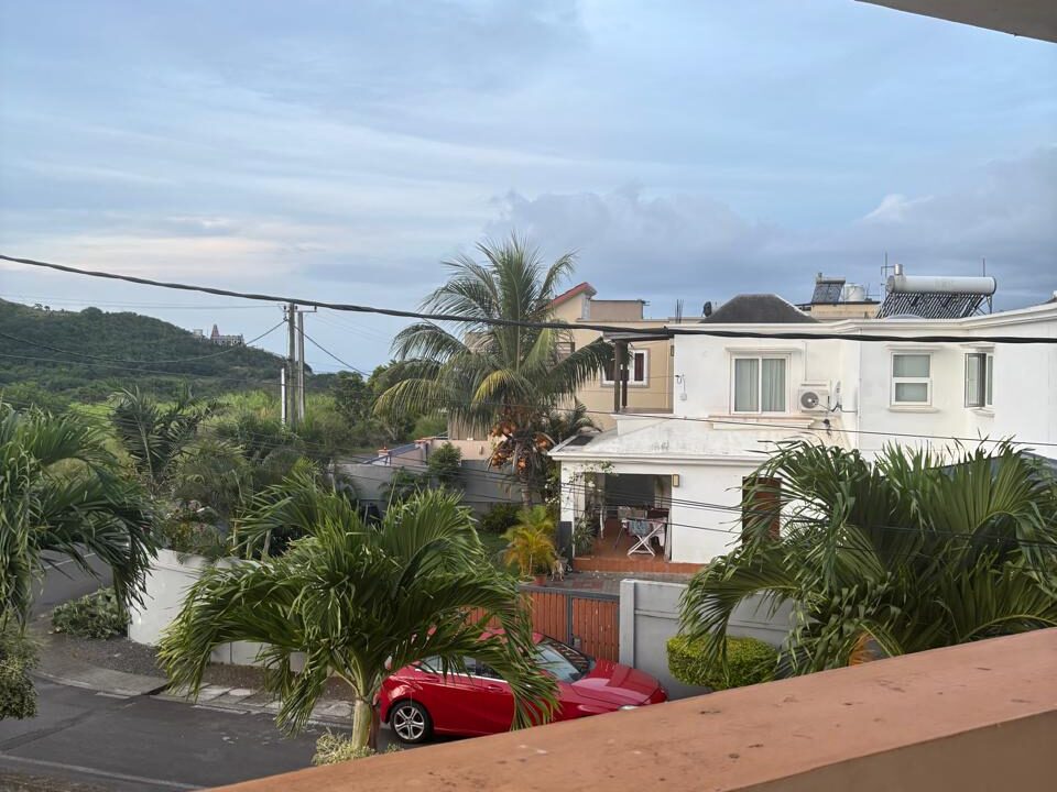 Individual House for Sale in Roches Brunes 1