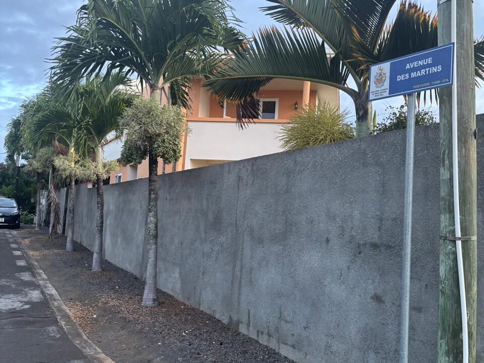 Individual House for Sale in Roches Brunes 5