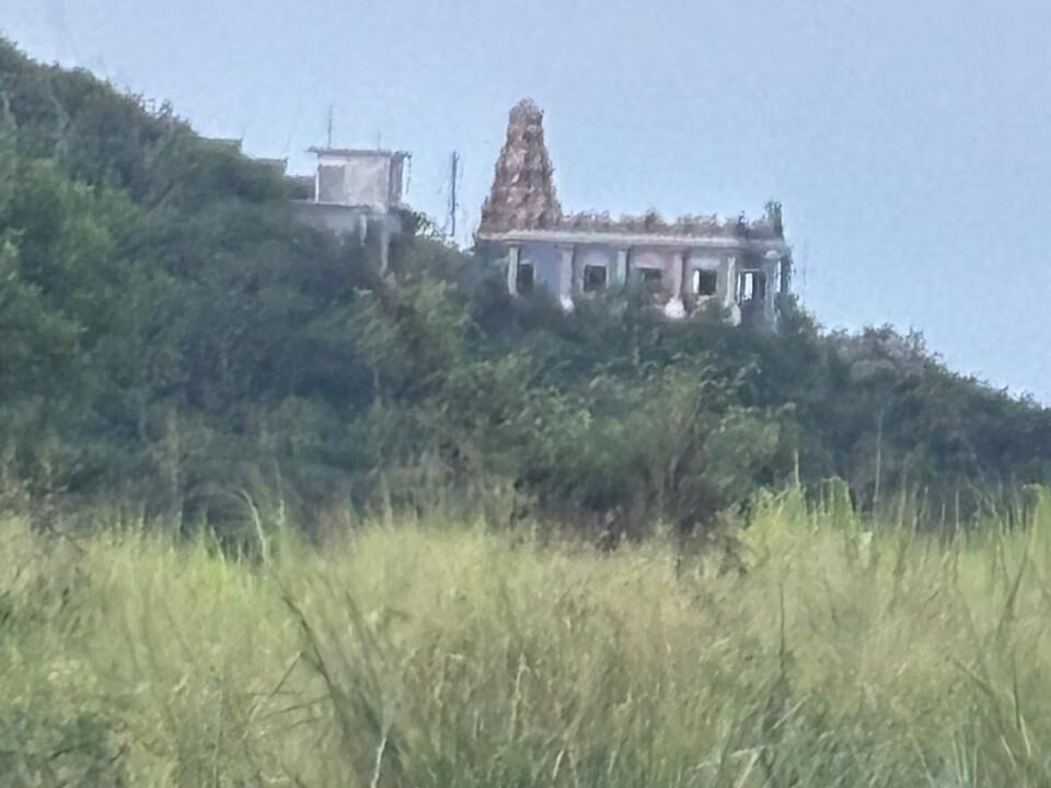 Individual House for Sale in Roches Brunes 6