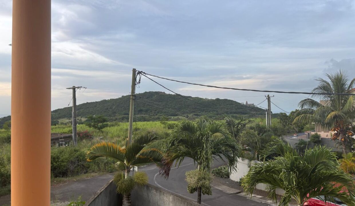 Individual House for Sale in Roches Brunes 7