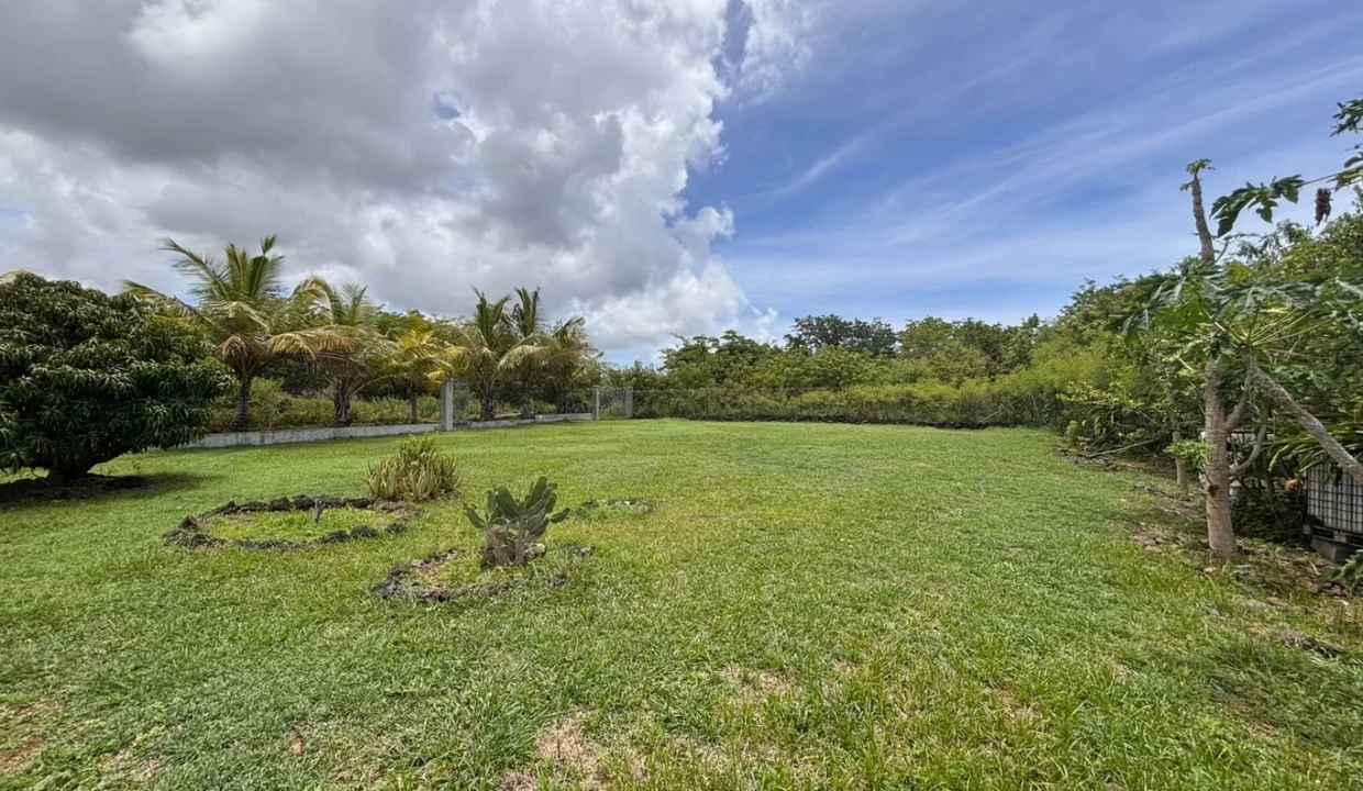 Prime 35-perches land in Melville, Grand Gaube – turnkey investment 1