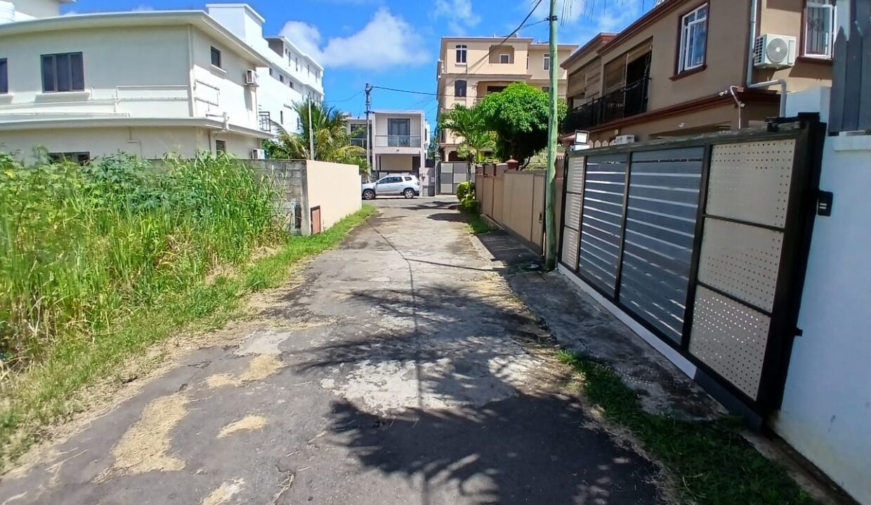 Residential Land for Sale in Grand Baie Chemin Vingt Pieds 2