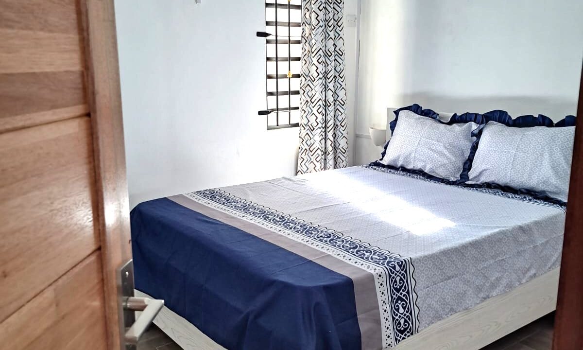 Stylish Fully Furnished 3-Bedroom Duplex with Pool & Home Office Potential for Rent in Flic en Flac11