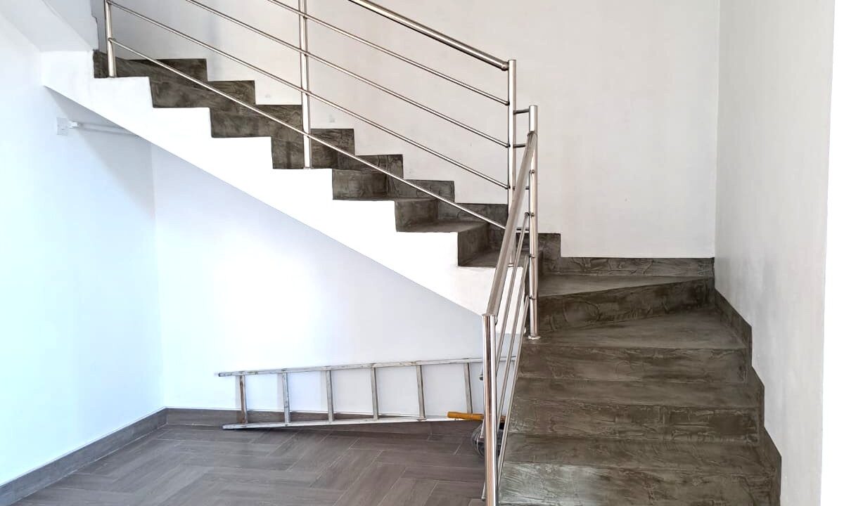 Stylish Fully Furnished 3-Bedroom Duplex with Pool & Home Office Potential for Rent in Flic en Flac13