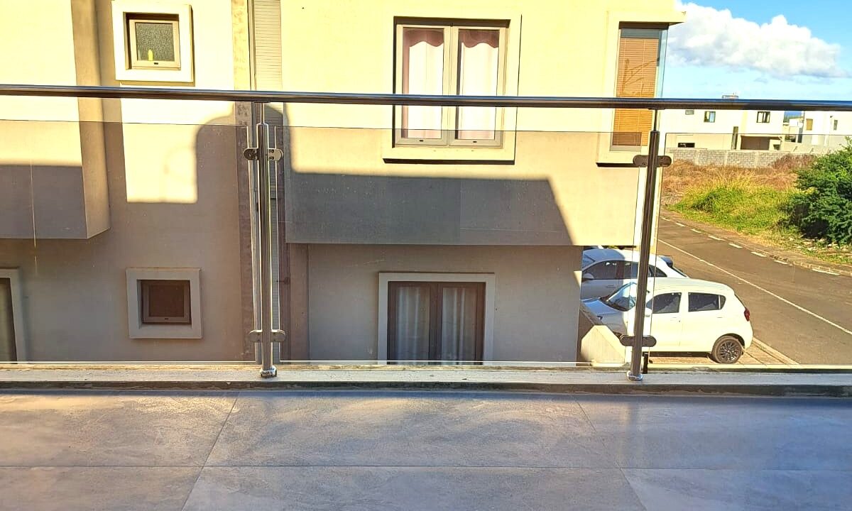 Stylish Fully Furnished 3-Bedroom Duplex with Pool & Home Office Potential for Rent in Flic en Flac2