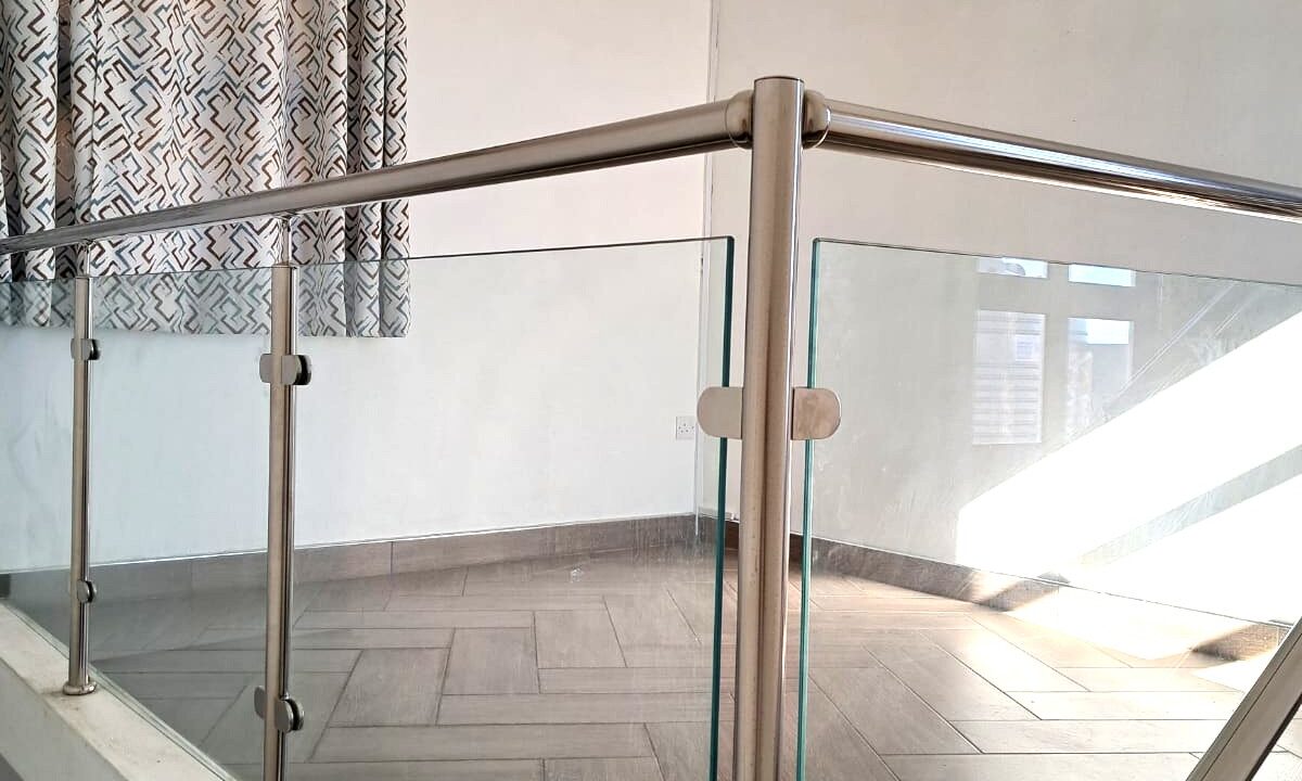 Stylish Fully Furnished 3-Bedroom Duplex with Pool & Home Office Potential for Rent in Flic en Flac3